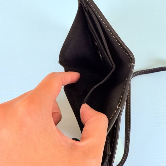 NWT Fossil Black Leather Crossbody Wallet | Contrast Stitching | Zip Pockets - Picture 6 of 9